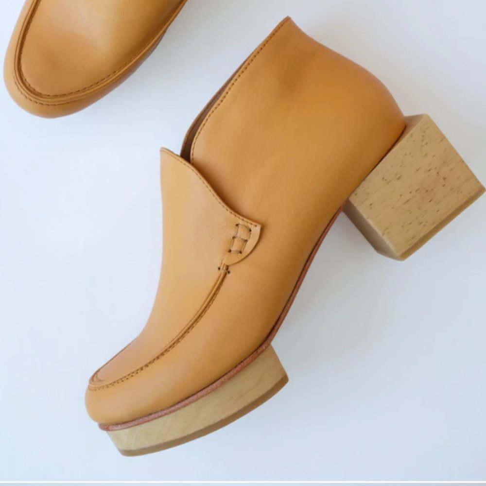 NIB Beklina Matisse Bootie Ginger